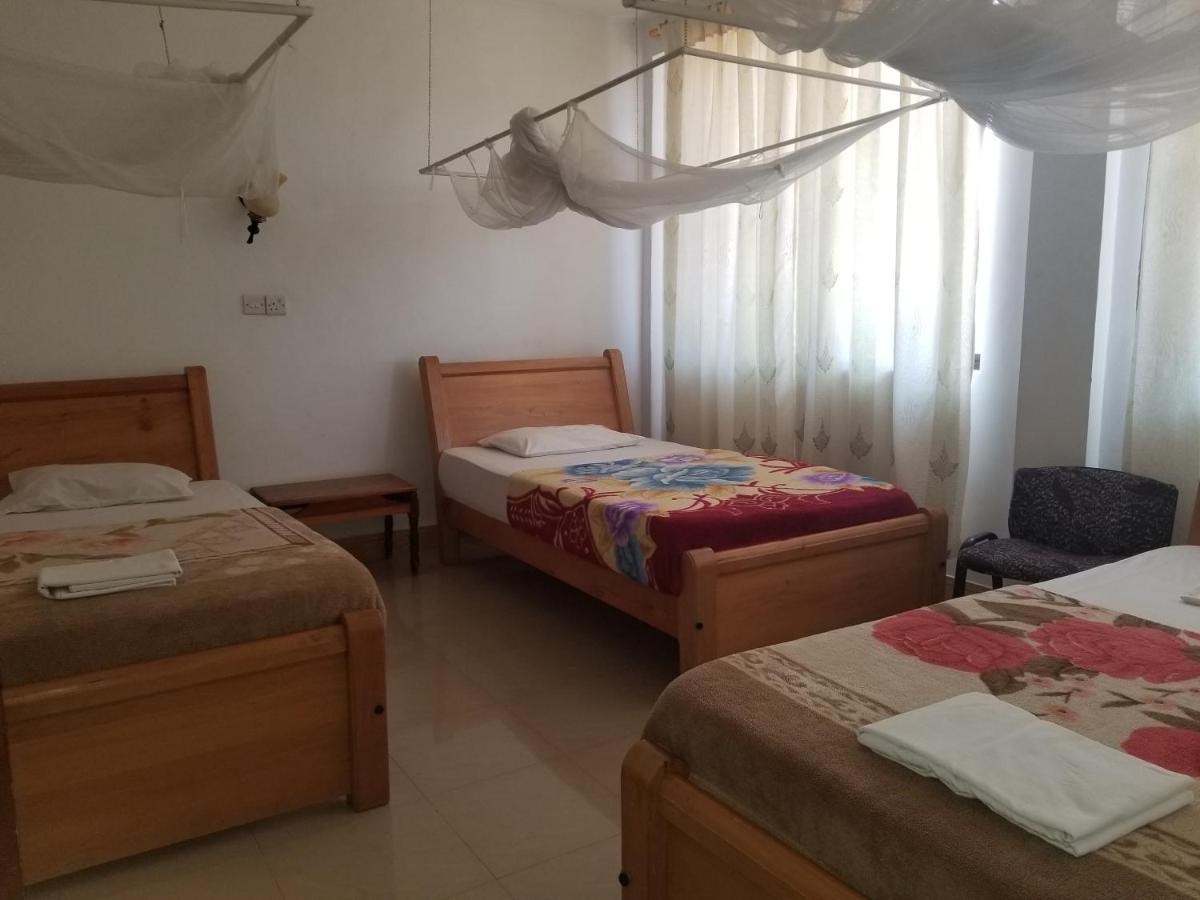 Hotel Buffalo Моши Екстериор снимка